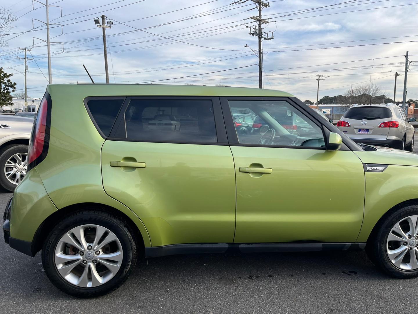 2016 Green /Black Kia Soul + (KNDJP3A5XG7) with an 4 Cylinder engine, Automatic transmission, located at 5700 Curlew Drive, Norfolk, VA, 23502, (757) 455-6330, 36.841885, -76.209412 - Photo#4